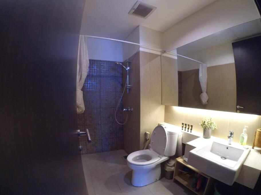 Strategic Cozy Hang Out Apartment, Gp Plaza Appartement